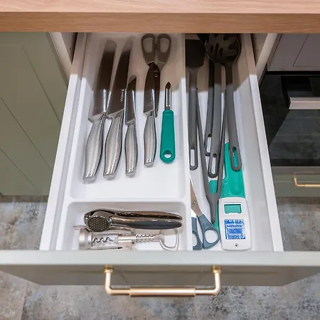 Solec 79a Prywatne Mieszkanie Z Oddzielna Sypialnia I Prywatnym Miejscem Parkingowym Samodzielne Zameldowanie! Self Check-in System! Warsaw