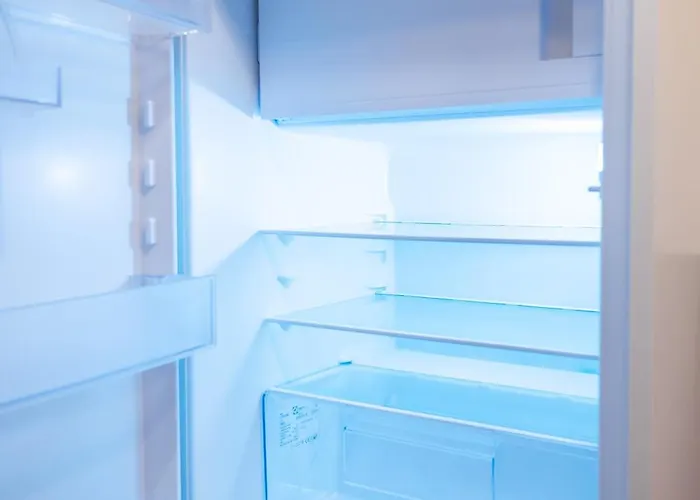 Apartment Solec 79a Prywatne Mieszkanie Z Oddzielna Sypialnia I Prywatnym Miejscem Parkingowym Samodzielne Zameldowanie! Self Check-in System! *