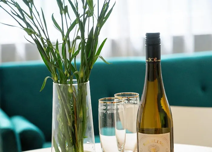 Solec 79a Prywatne Mieszkanie Z Oddzielna Sypialnia I Prywatnym Miejscem Parkingowym Samodzielne Zameldowanie! Self Check-in System!