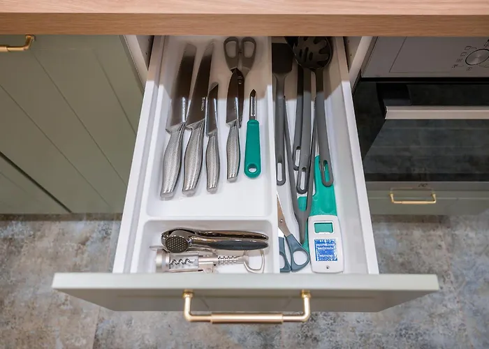 Solec 79a Prywatne Mieszkanie Z Oddzielna Sypialnia I Prywatnym Miejscem Parkingowym Samodzielne Zameldowanie! Self Check-in System! Warsaw