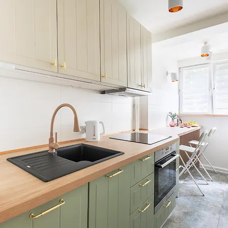 Solec 79a Prywatne Mieszkanie Z Oddzielna Sypialnia I Prywatnym Miejscem Parkingowym Samodzielne Zameldowanie! Self Check-in System! Lejlighed