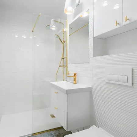 Solec 79a Prywatne Mieszkanie Z Oddzielna Sypialnia I Prywatnym Miejscem Parkingowym Samodzielne Zameldowanie! Self Check-in System! *