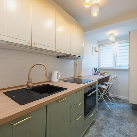 Solec 79a Prywatne Mieszkanie Z Oddzielna Sypialnia I Prywatnym Miejscem Parkingowym Samodzielne Zameldowanie! Self Check-in System! Apartmán