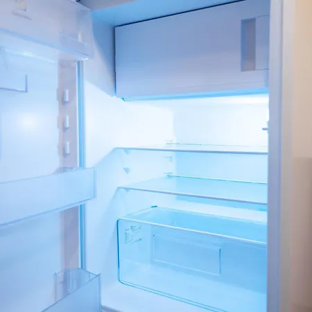 Lejlighed Solec 79a Prywatne Mieszkanie Z Oddzielna Sypialnia I Prywatnym Miejscem Parkingowym Samodzielne Zameldowanie! Self Check-in System! *