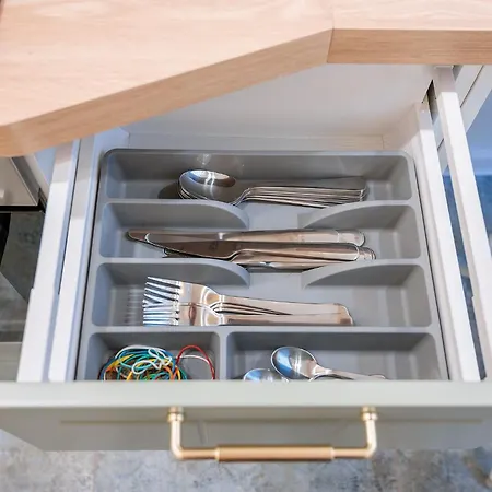 Solec 79a Prywatne Mieszkanie Z Oddzielna Sypialnia I Prywatnym Miejscem Parkingowym Samodzielne Zameldowanie! Self Check-in System! * Varsovia