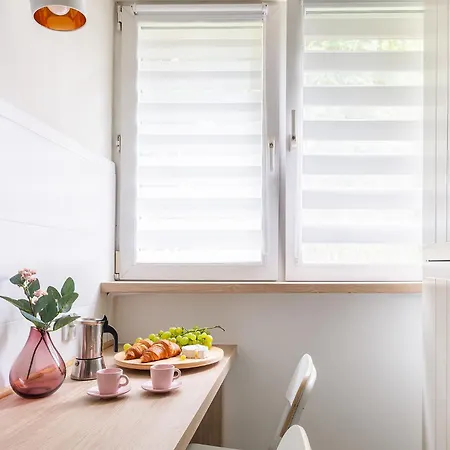 Apartamento Solec 79a Prywatne Mieszkanie Z Oddzielna Sypialnia I Prywatnym Miejscem Parkingowym Samodzielne Zameldowanie! Self Check-in System! *