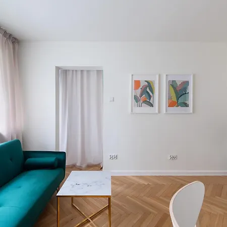 Solec 79a Prywatne Mieszkanie Z Oddzielna Sypialnia I Prywatnym Miejscem Parkingowym Samodzielne Zameldowanie! Self Check-in System! Apartamento